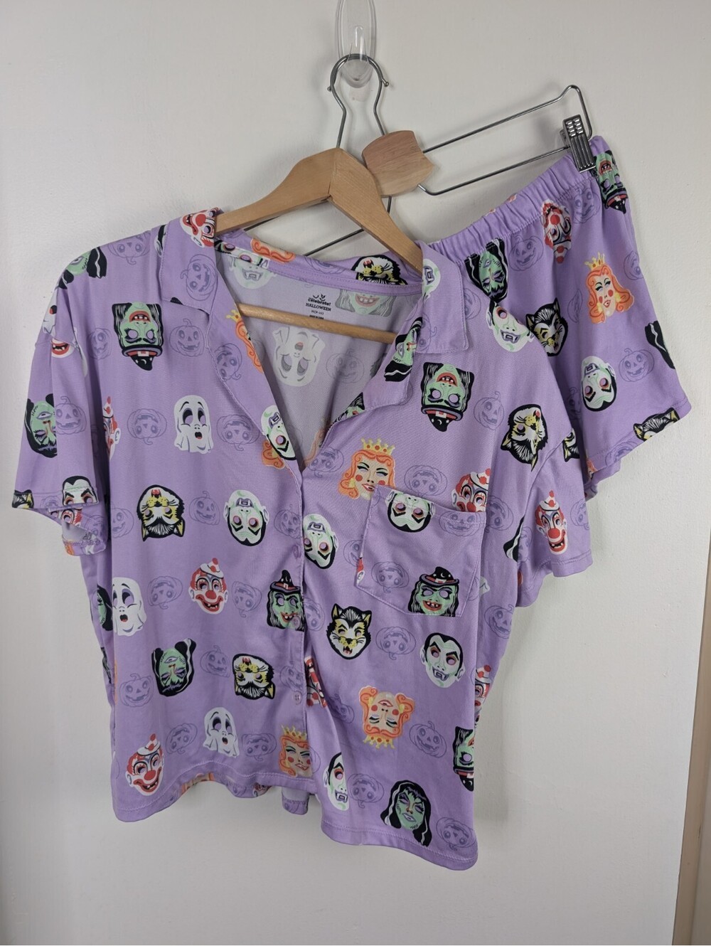 Halloween Pajamas Women's Size Medium M Purple Vintage Masks Pattern Shorts 2 Pc